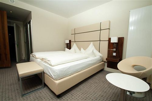 Hotel Am Blauen Wunder Dresda Esterno foto