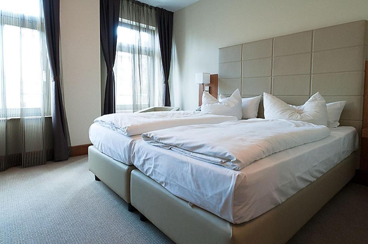 Hotel Am Blauen Wunder Dresda Esterno foto